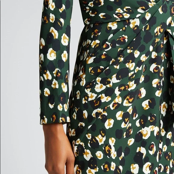 Badgley Mischka Collection V-Neck Sheath Dress - Picture 4 of 12